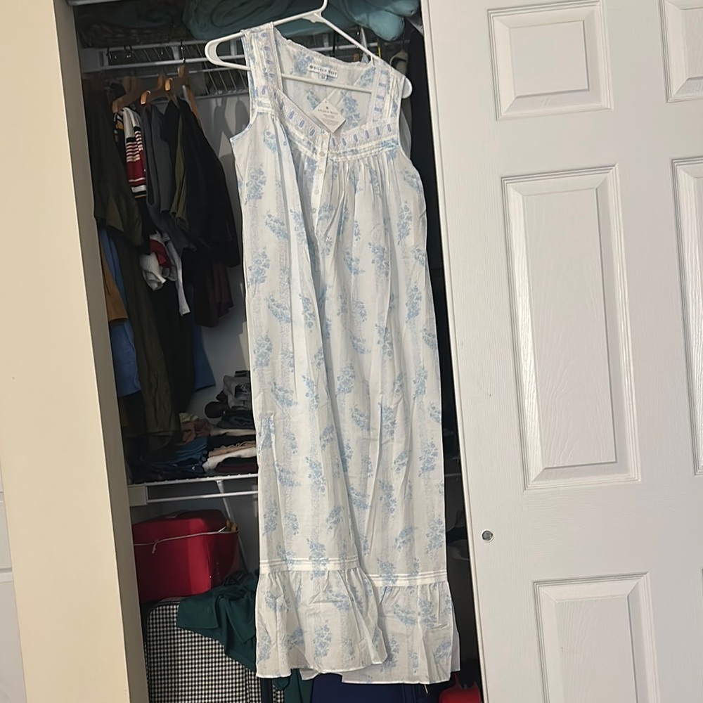 Eileen West White and Blue Floral Dress